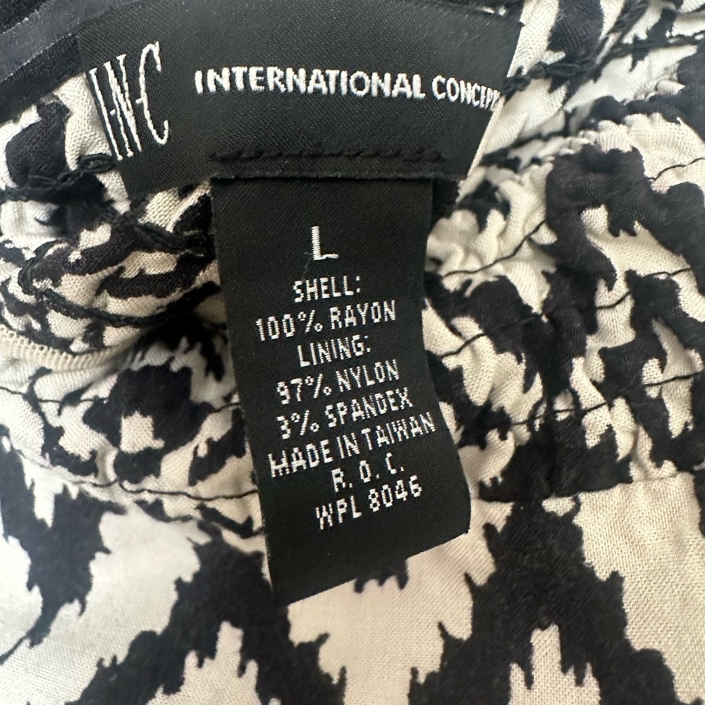 INC International Concepts Black and Cream Geometric Jumpsuit size L - Picture 3 of 4